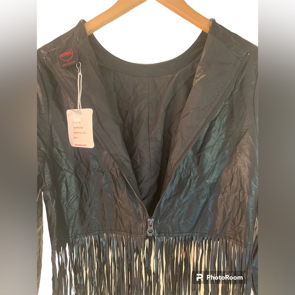 RORA crop top with fringe. Size 8 - Picture 4 of 14